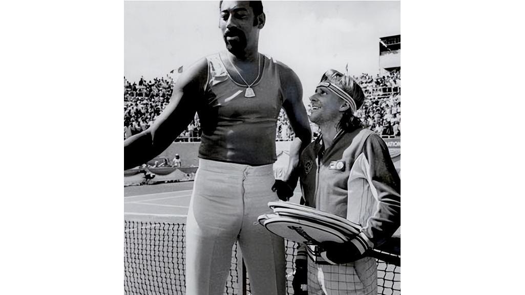 这不是P图 NBA球星体型就这么非人类,姚明在泳池身材超灭霸 这不是P图 NBA球星体型就这么非人类,姚明在泳池身材超灭霸