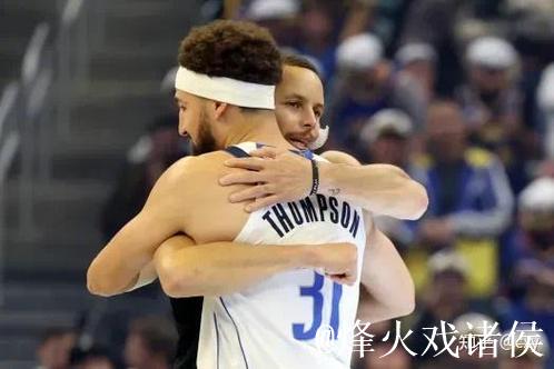 库里狂砍39分,汤普森战旧主贡献22分,勇士险胜独行侠 库里狂砍39分,汤普森战旧主贡献22分,勇士险胜独行侠