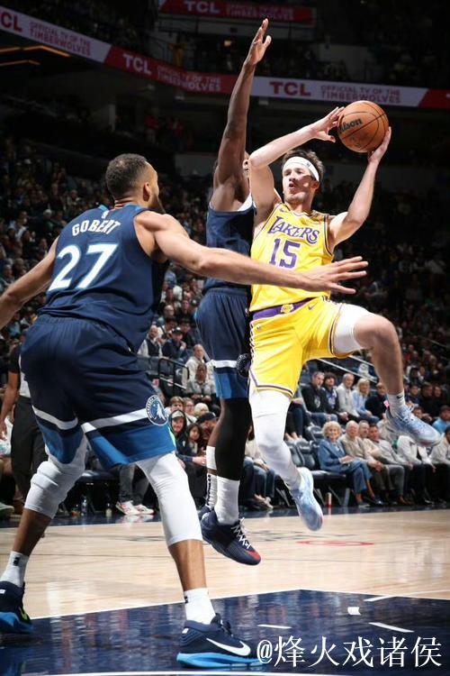 詹姆斯缺席浓眉砍23+11拉塞尔仅5分 湖人不敌森林狼